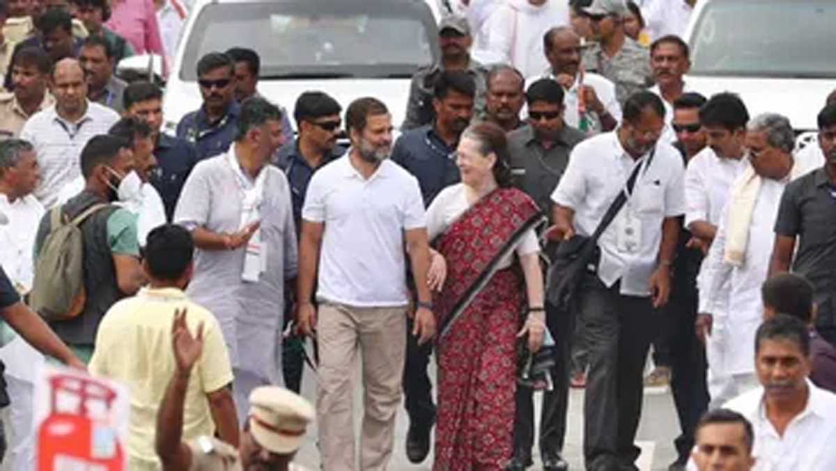 भारत जोड़ो यात्रा में शामिल हुई सोनिया गांधी, करीब 1 किलोमीटर तक करेंगी पदयात्रा